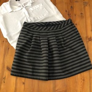 Lined Black/Gray Striped GAP Pleated Skirt Sz 12